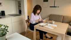 年金支給日が近づくと不安になる人へ：2025年度の受給額の目安と65歳以降の家計ギャップ、確定申告の落とし穴を整理